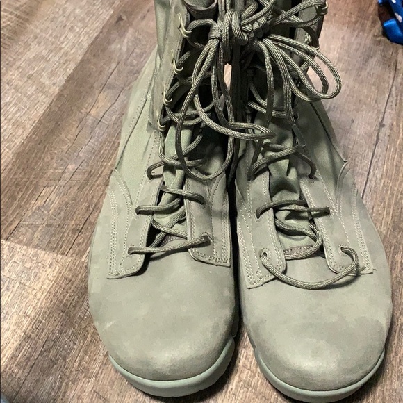 Men’s hiking boots - Picture 1 of 1